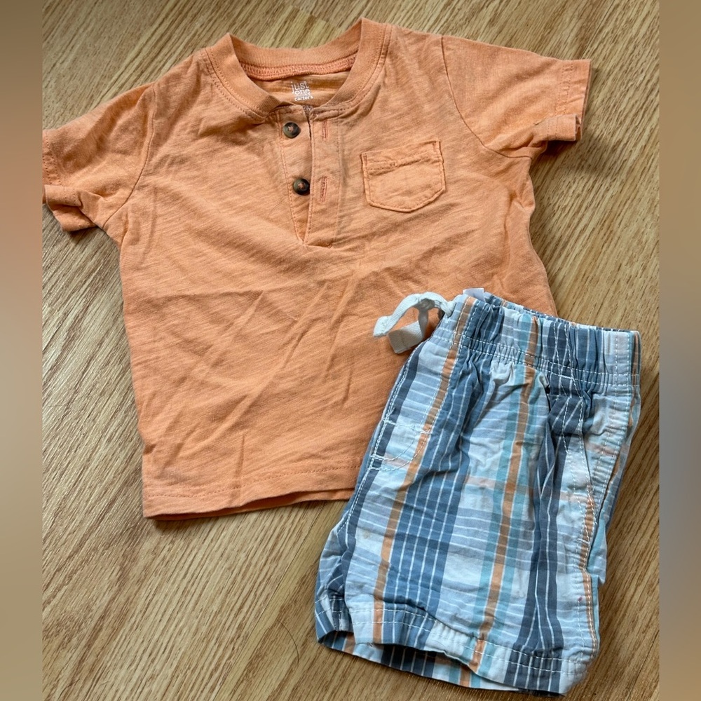 Carter’s T-Shirt and Plaid Shorts Set
